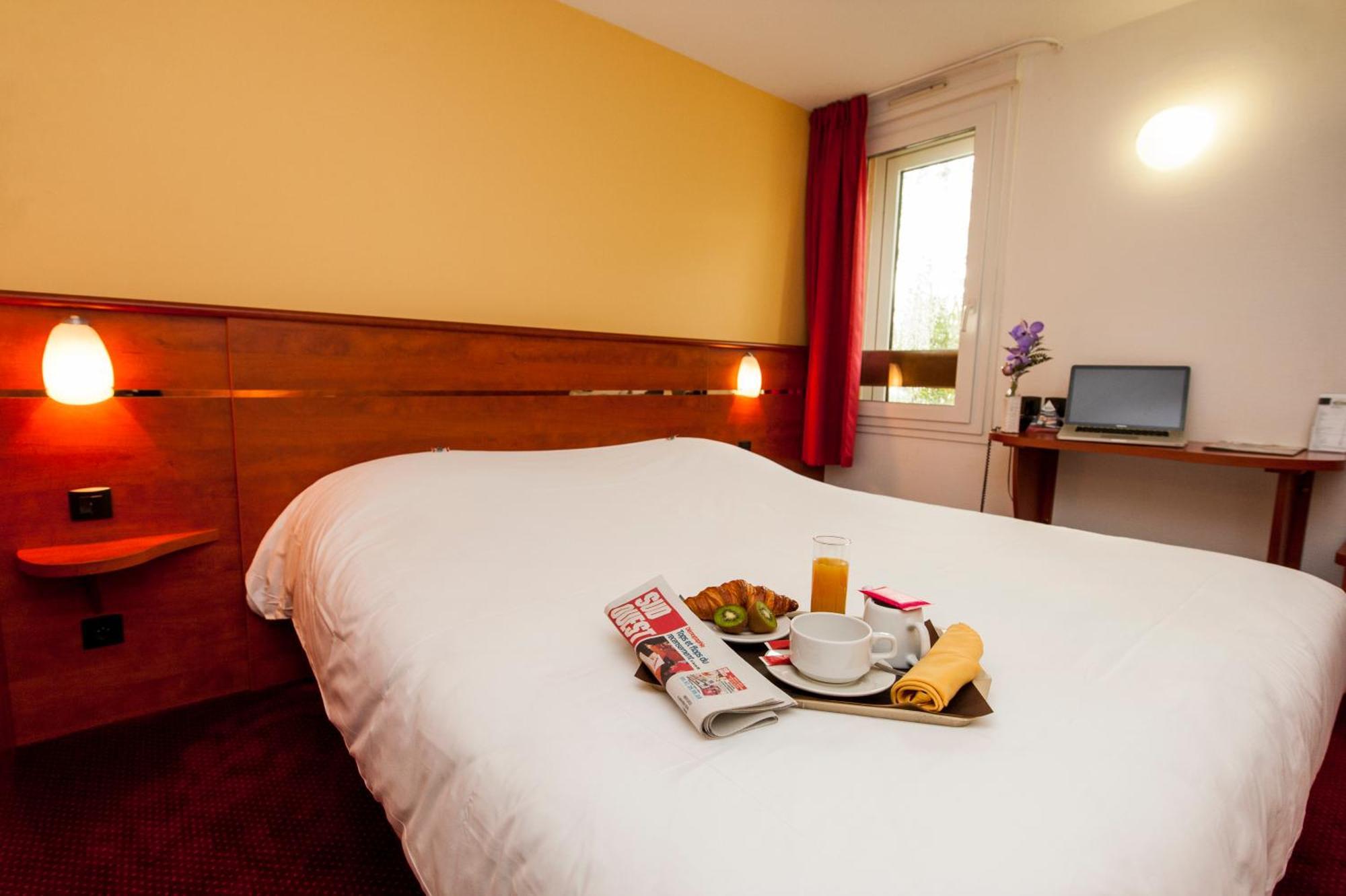 Brit Hotel Agen - L'Aquitaine Le Passage  Εξωτερικό φωτογραφία