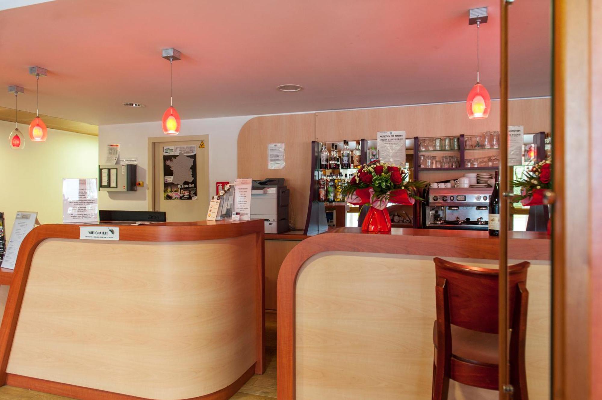 Brit Hotel Agen - L'Aquitaine Le Passage  Εξωτερικό φωτογραφία