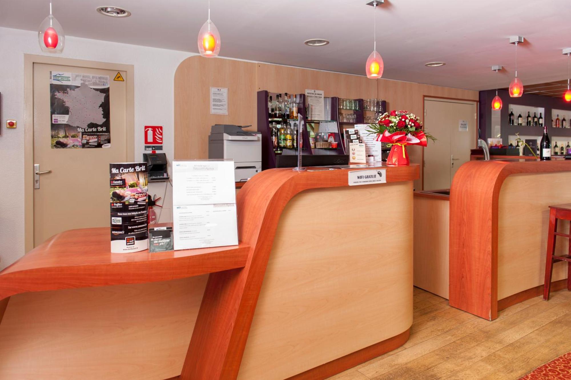 Brit Hotel Agen - L'Aquitaine Le Passage  Εξωτερικό φωτογραφία